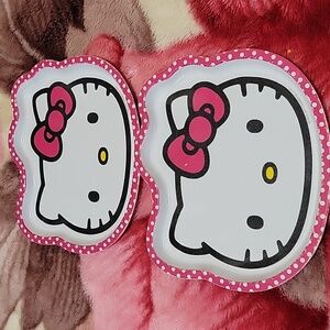 Hello Kitty plates